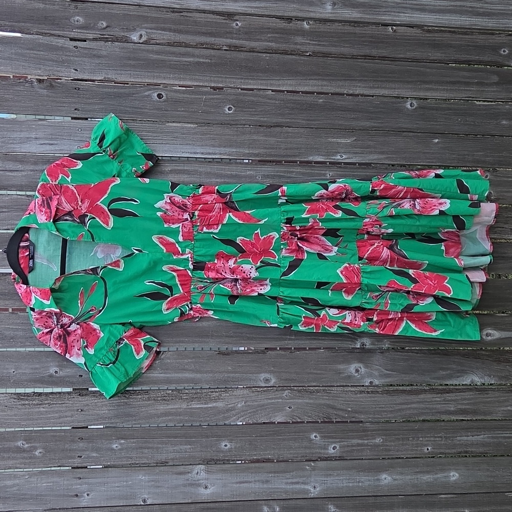 ZARA Women's Size XS Floral V-Neck Dress